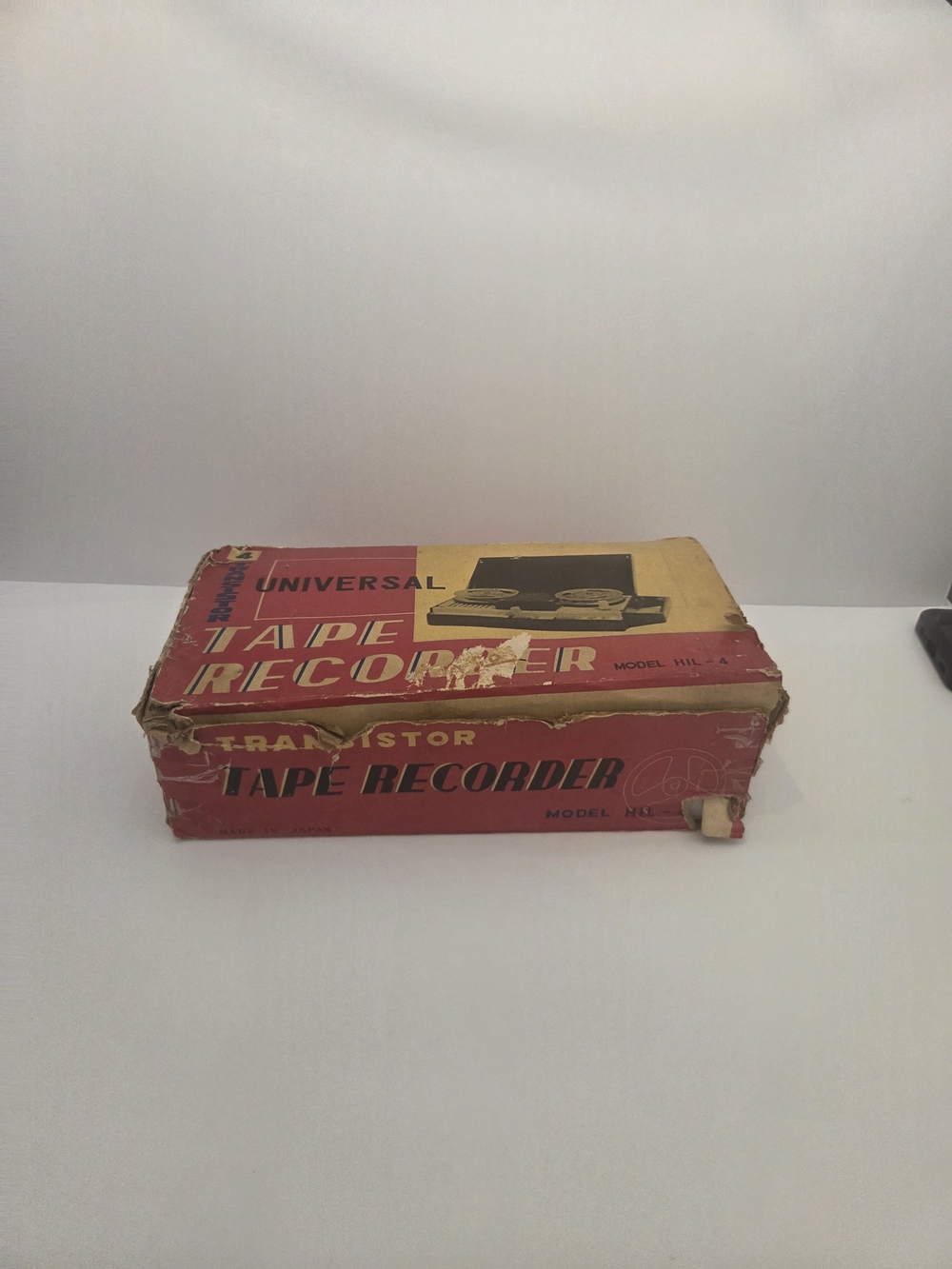 Vintage Universal HIL-4 Transistor Reel portable Tape Recorder Open Box